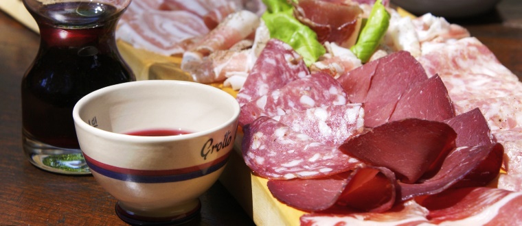 Grottebes�g med smagspr�ver