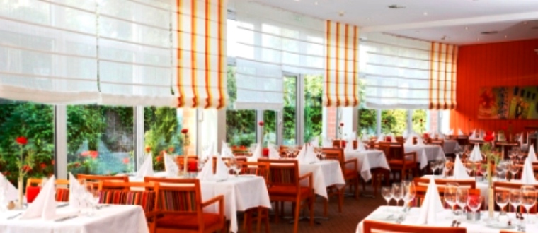 Tag med Panter Rejser til K�ln med indkvartering p� RAMADA Hotel H�rth